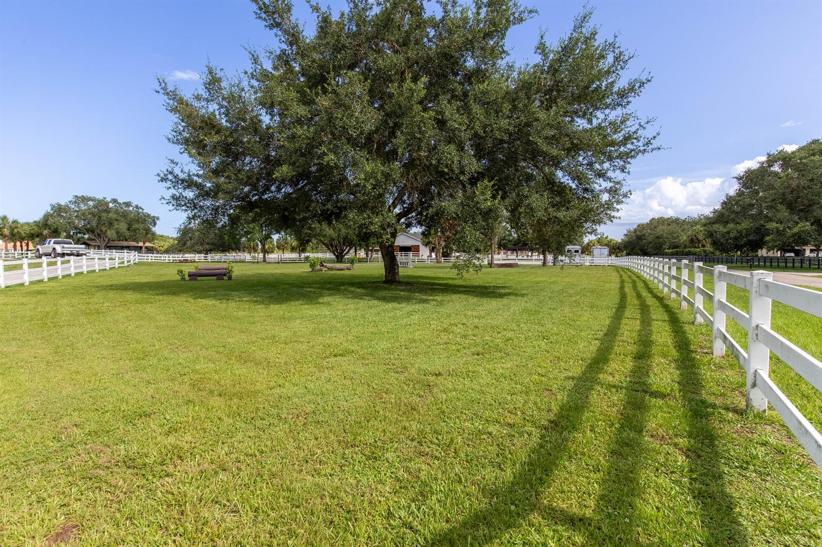 844 Arabian Drive photo 25