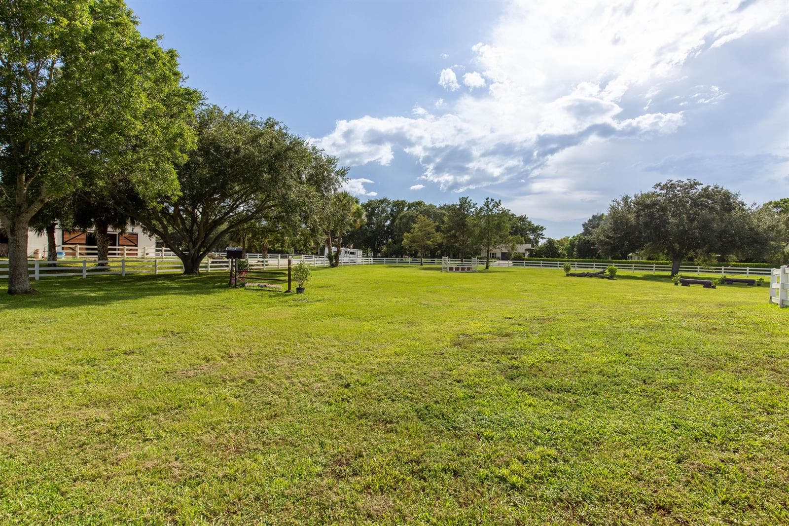 844 Arabian Drive photo 21