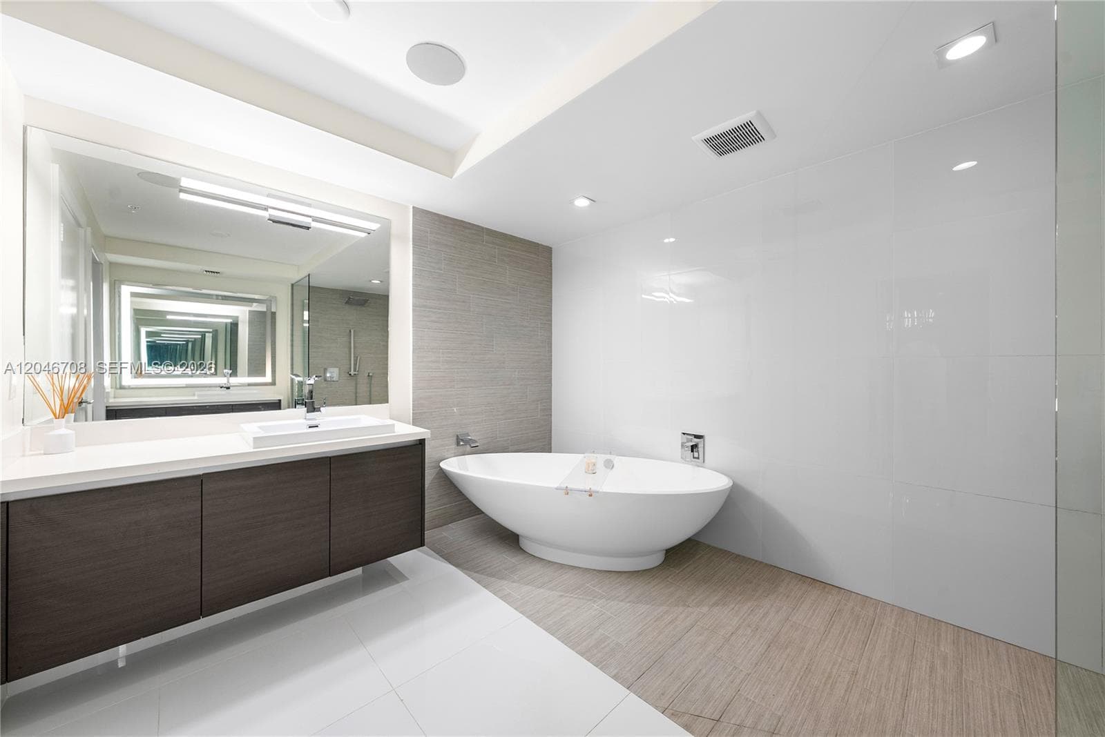 330 Sunny Isles Blvd 5-1708 photo 17