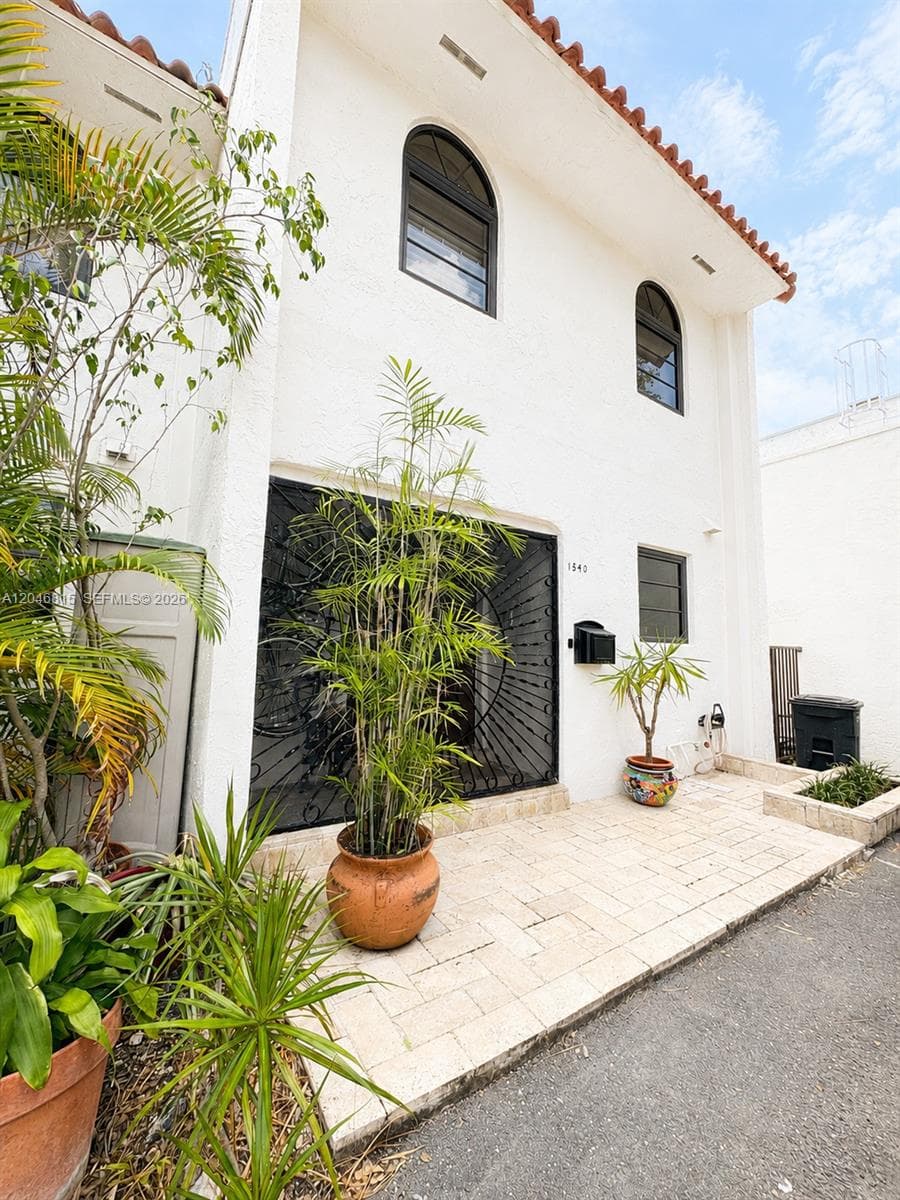 1540 NE 105 street photo 3