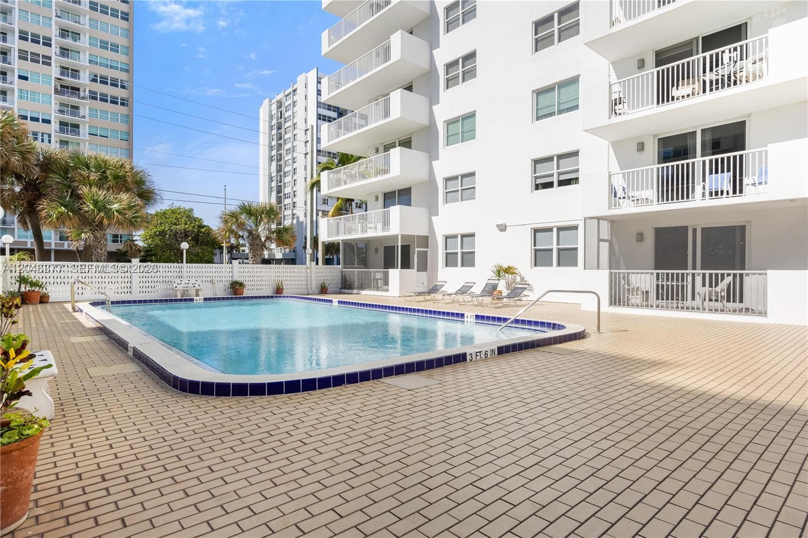 1601 S Ocean Dr 105 photo 21