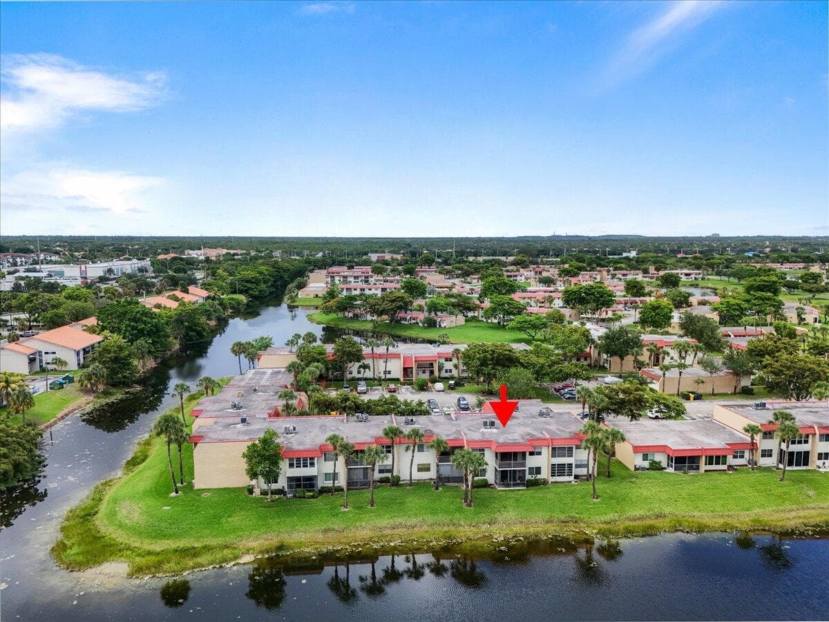 190 Lake Evelyn Drive 190 photo 23