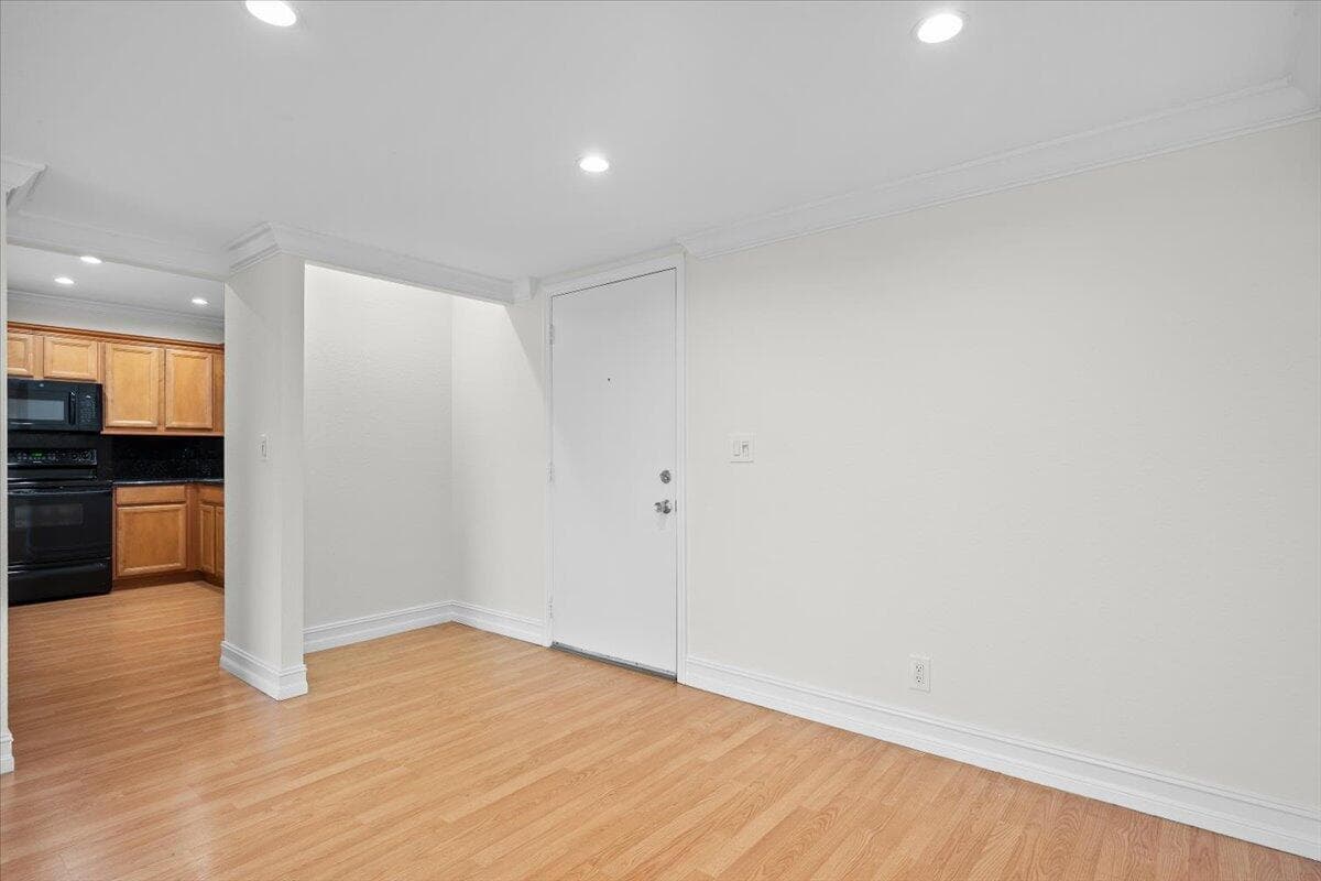 190 Lake Evelyn Drive 190 photo 2