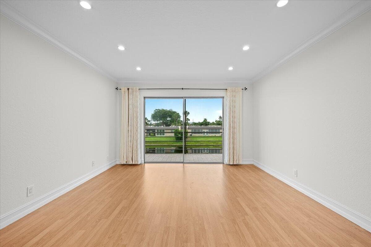 190 Lake Evelyn Drive 190 photo 6