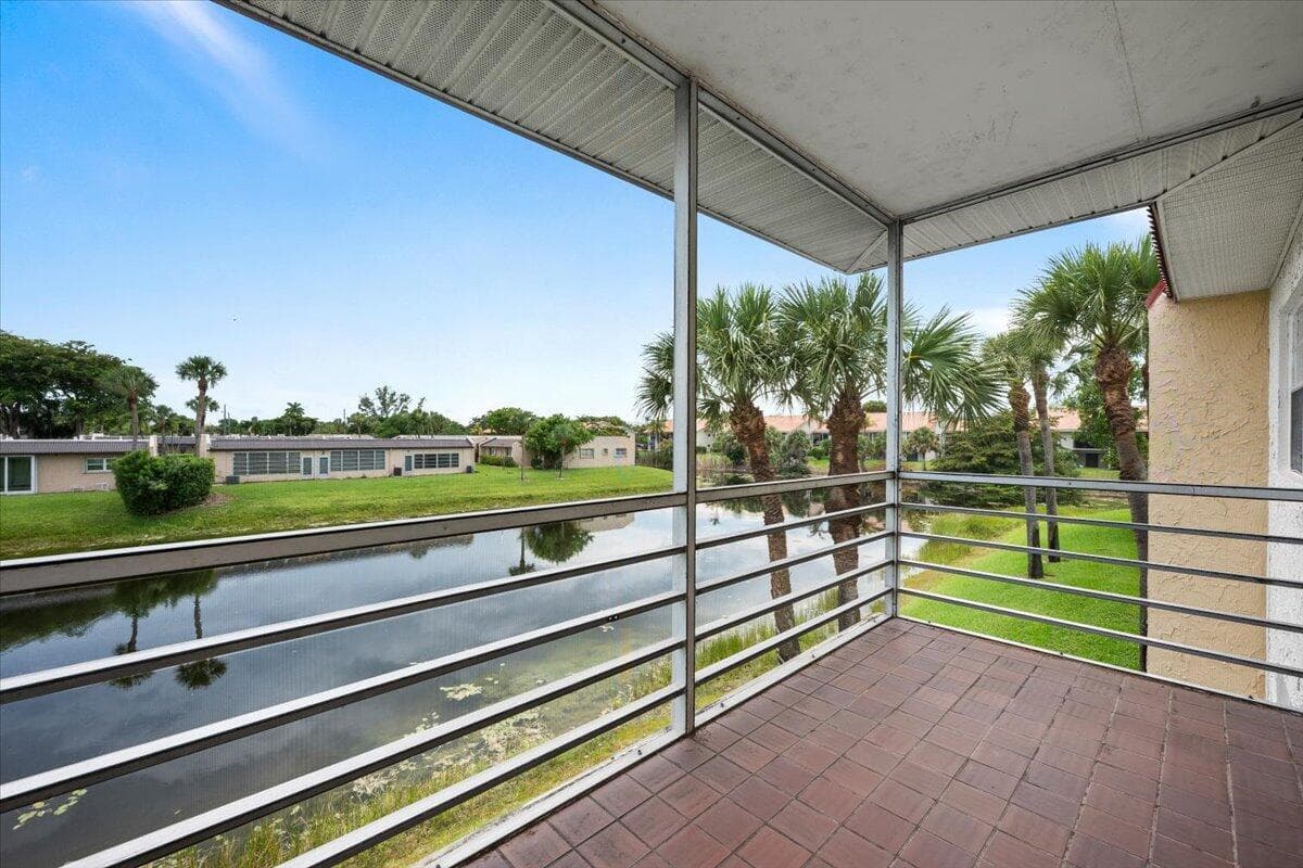 190 Lake Evelyn Drive 190 photo 16