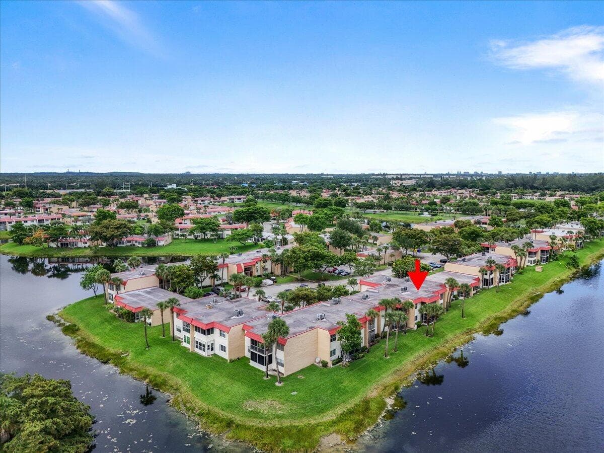 190 Lake Evelyn Drive 190 photo 22