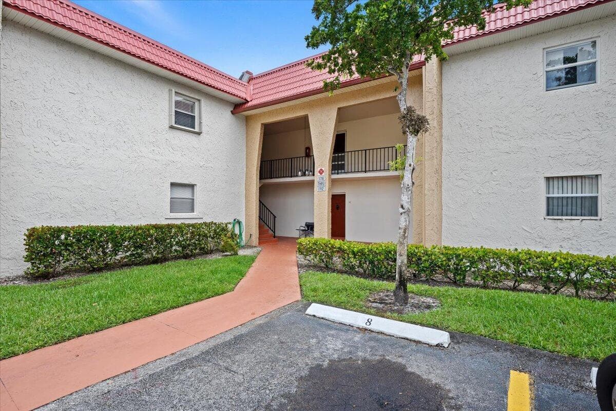 190 Lake Evelyn Drive 190 photo 20