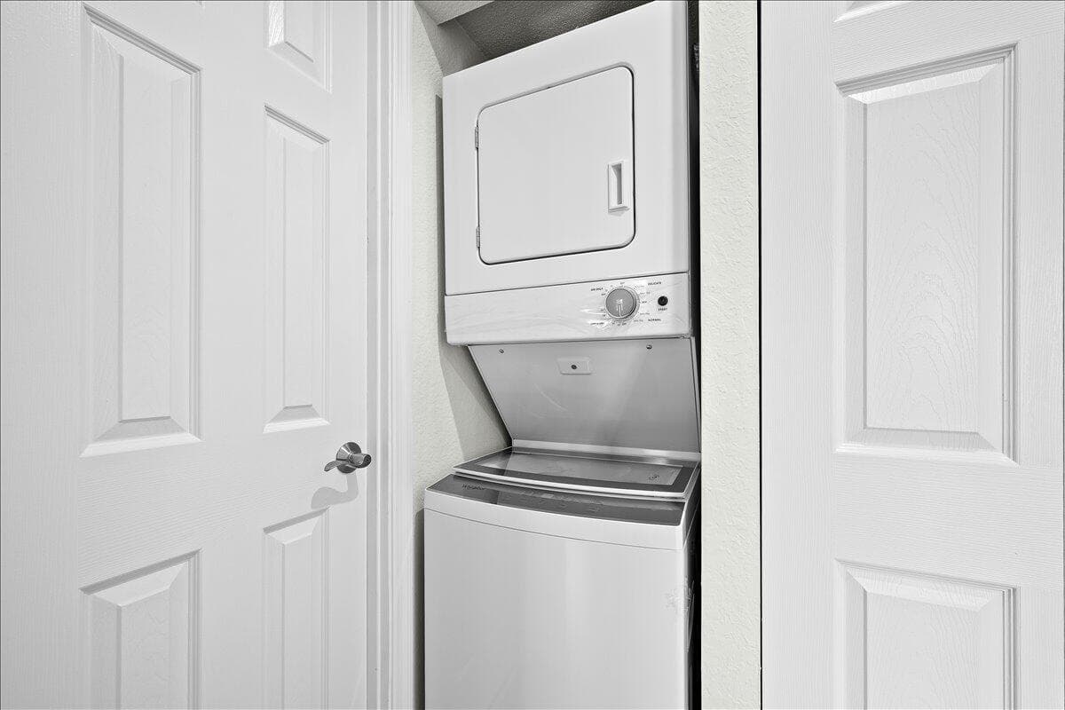 190 Lake Evelyn Drive 190 photo 9