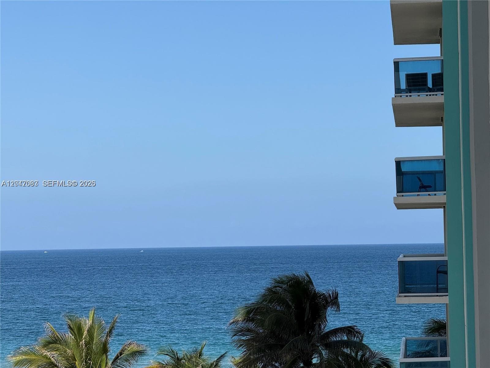 9201 Collins Ave 521 photo 2