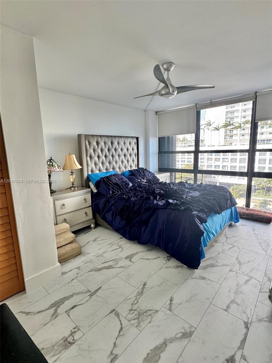 600 NE 36th St 609 photo 5