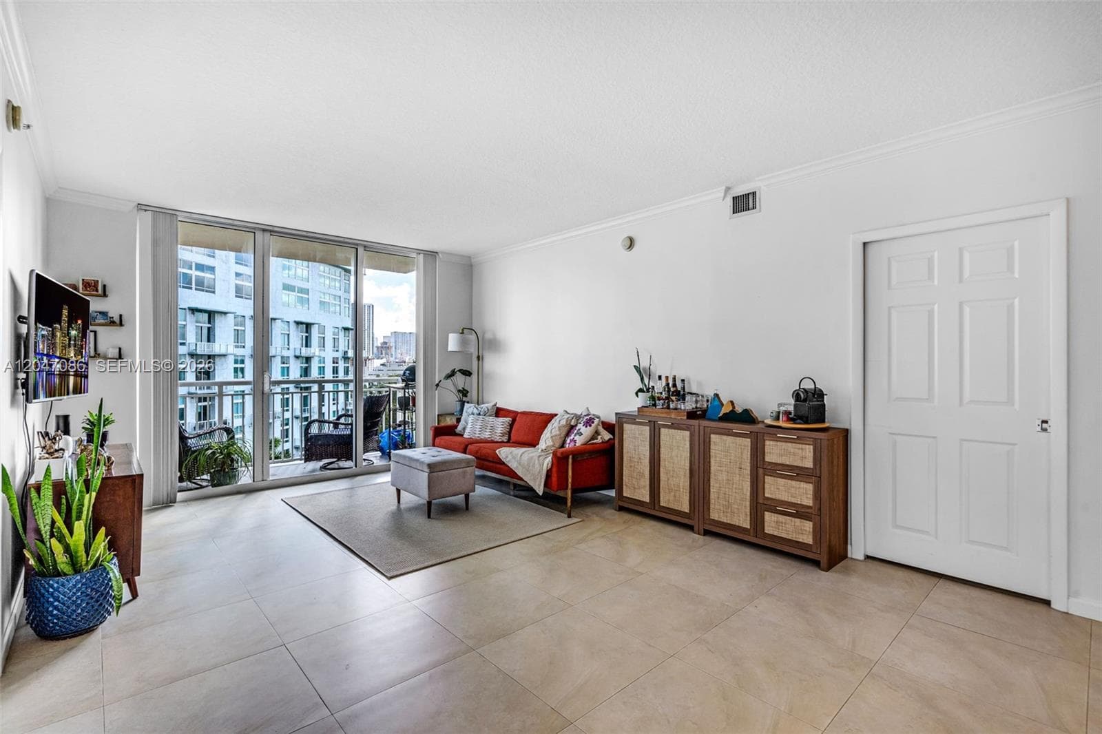 2000 N Bayshore Dr 909 photo 9