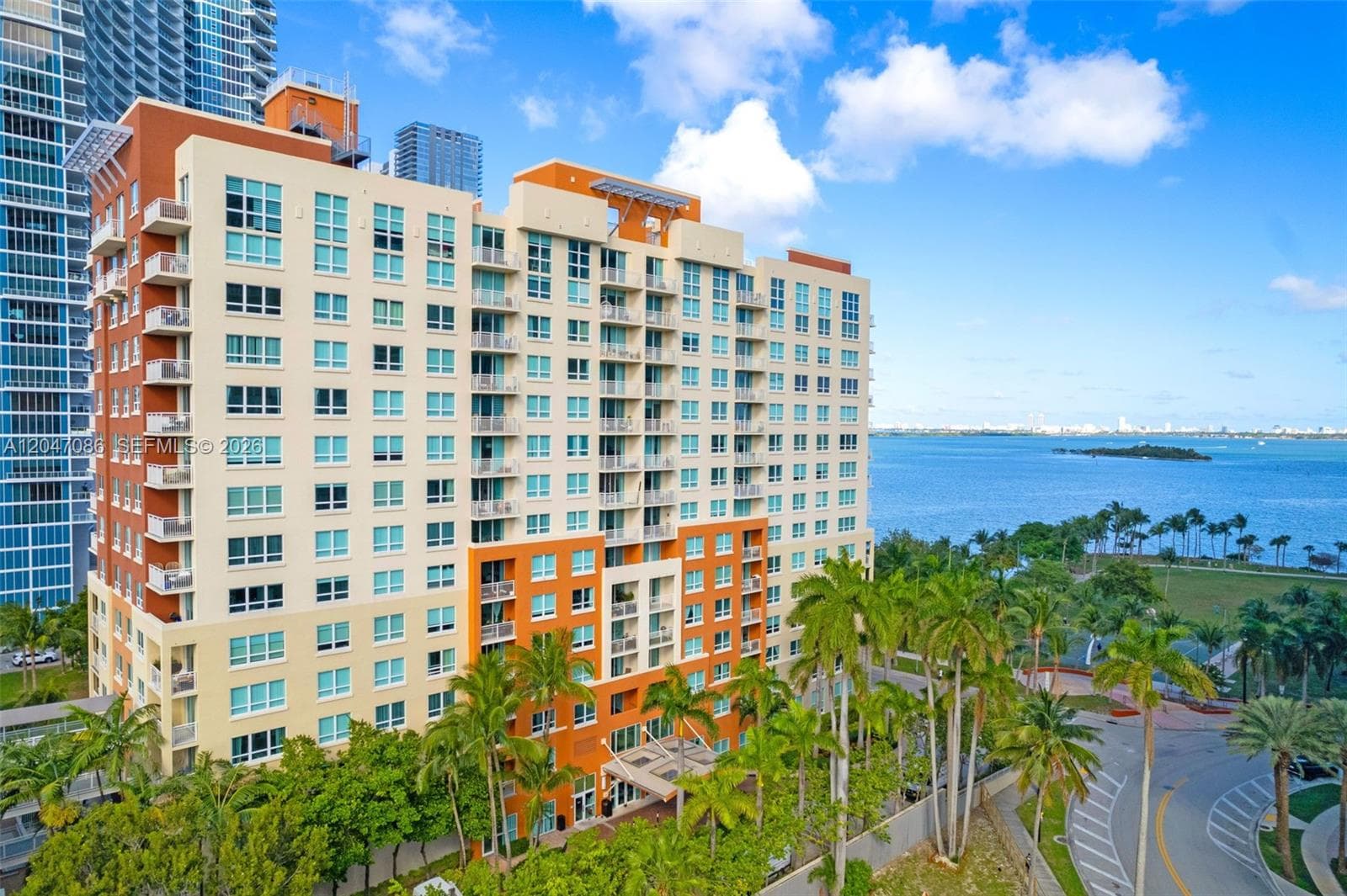 2000 N Bayshore Dr 909 photo 15