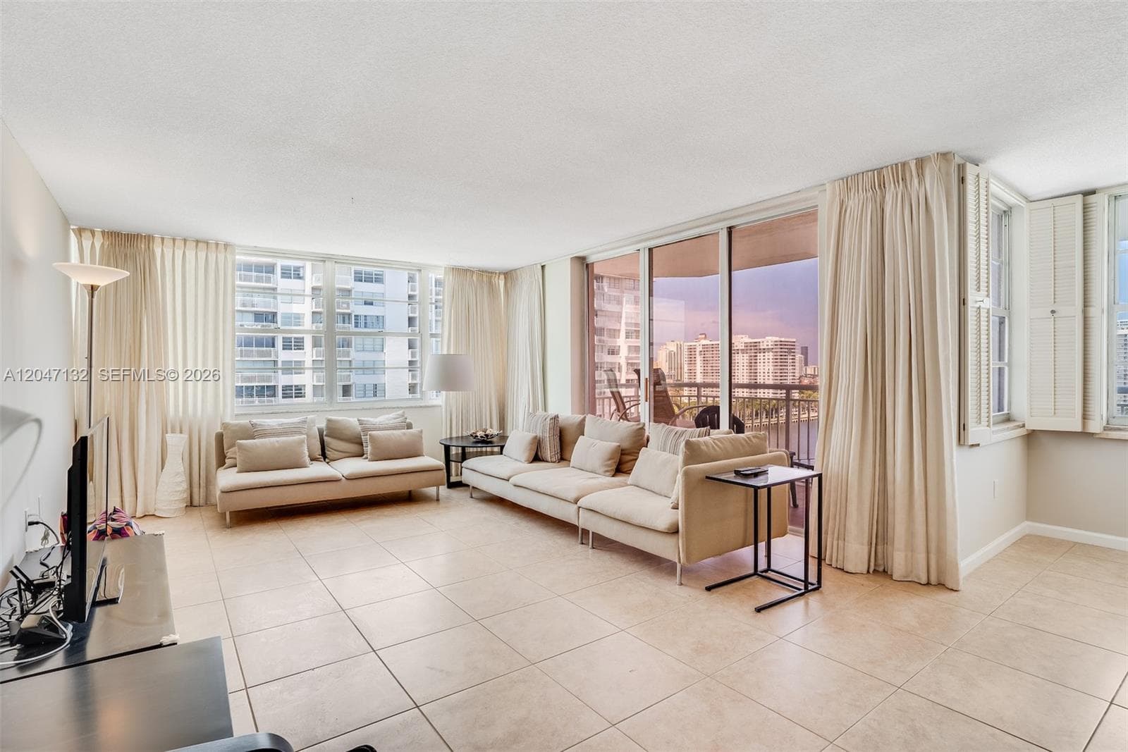 18041 Biscayne Blvd 1404 photo 13