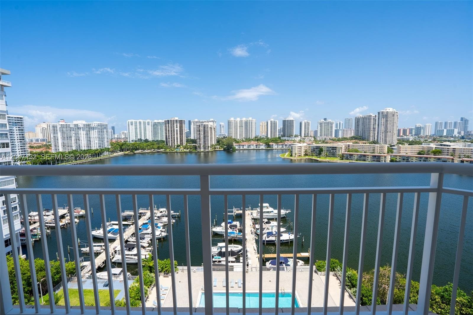18041 Biscayne Blvd 1404 photo 1