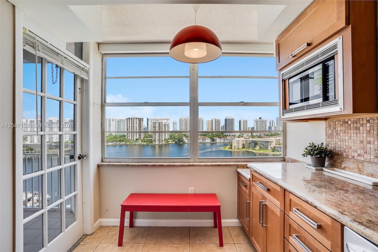 18041 Biscayne Blvd 1404 photo 11