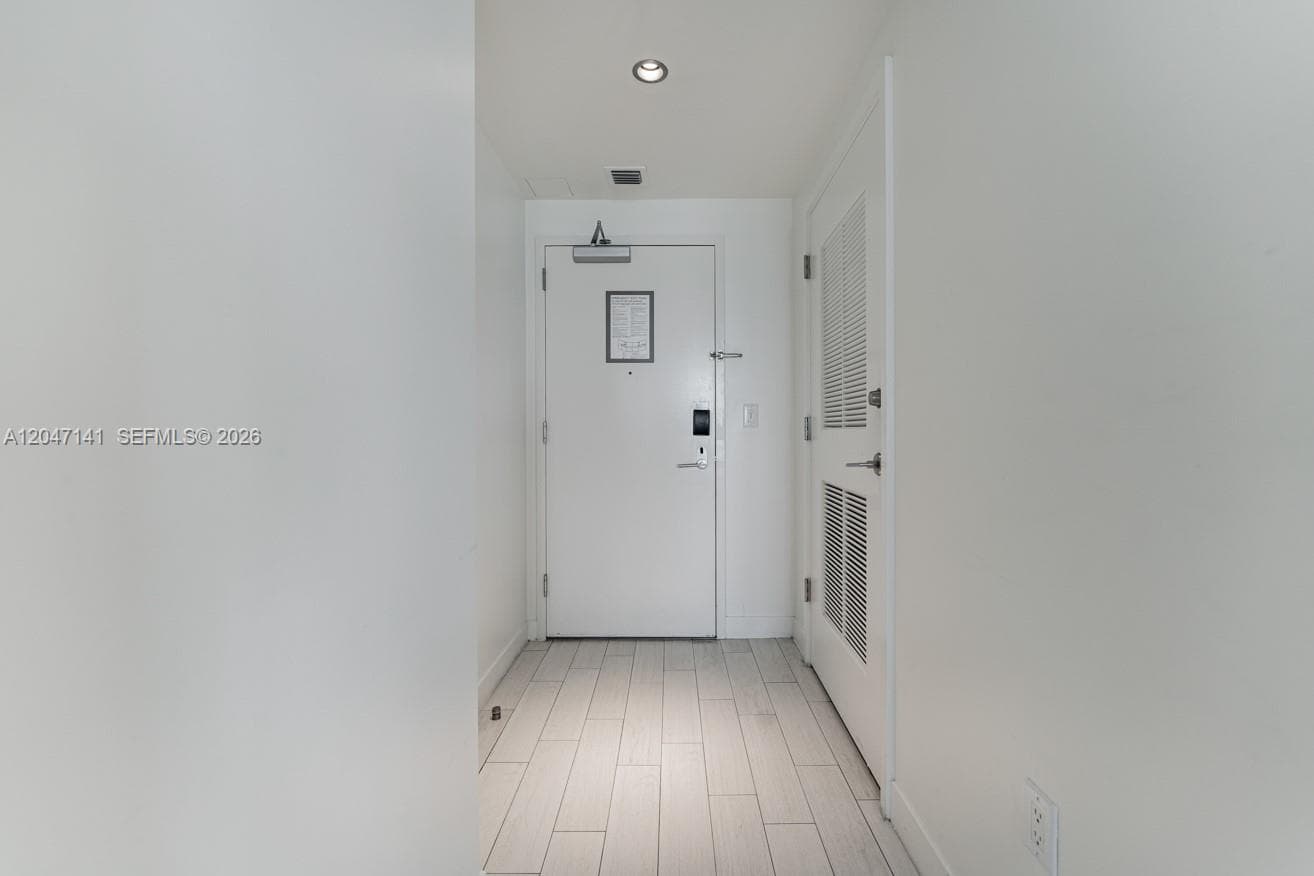 3101 Bayshore Dr 803 photo 11
