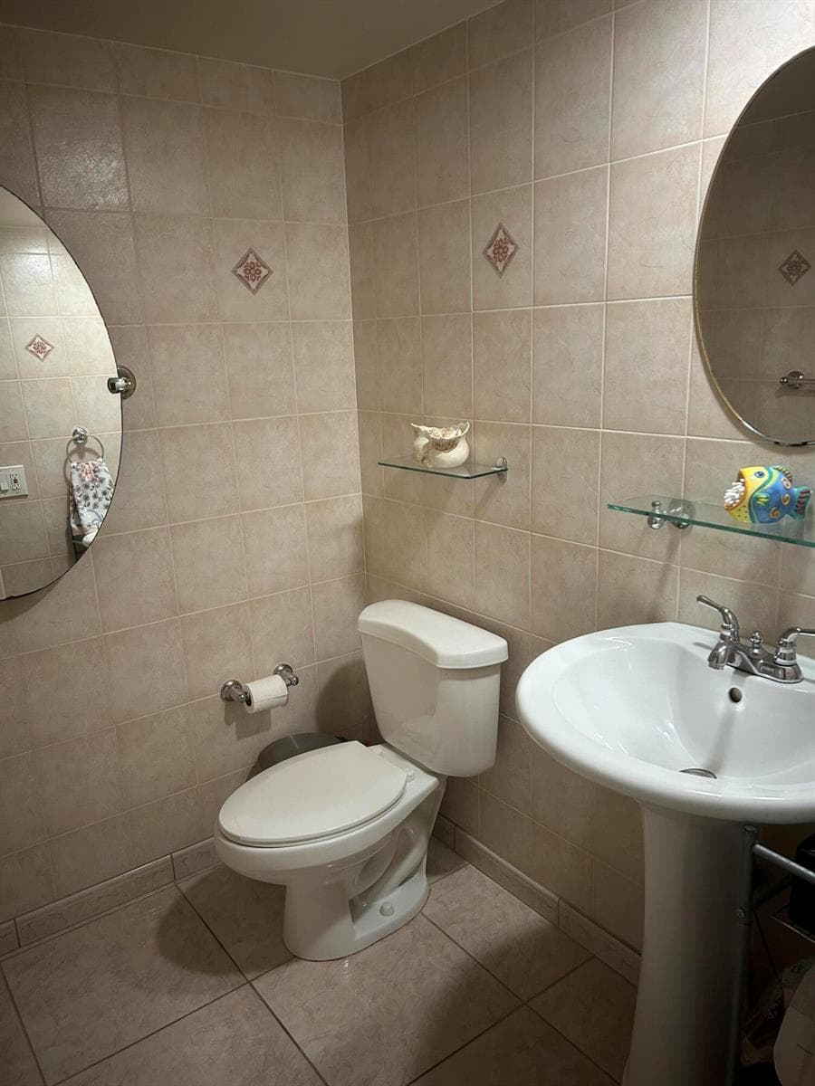 1833 S Ocean Drive 205 photo 6