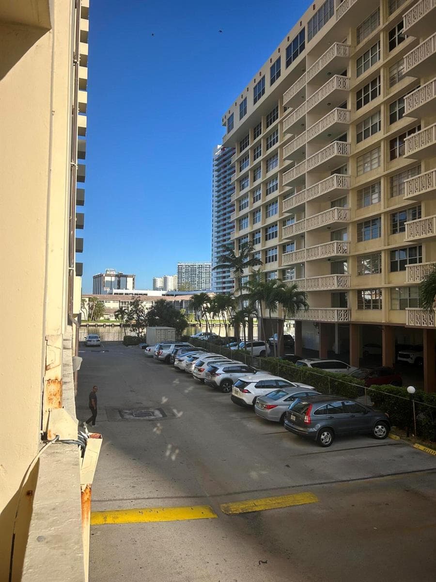1833 S Ocean Drive 205 photo 9