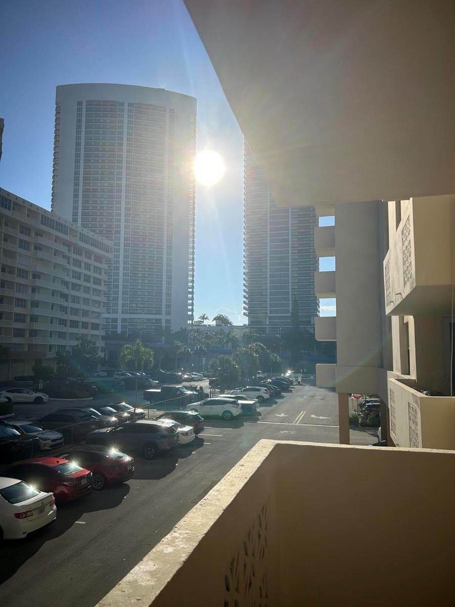 1833 S Ocean Drive 205 photo 8