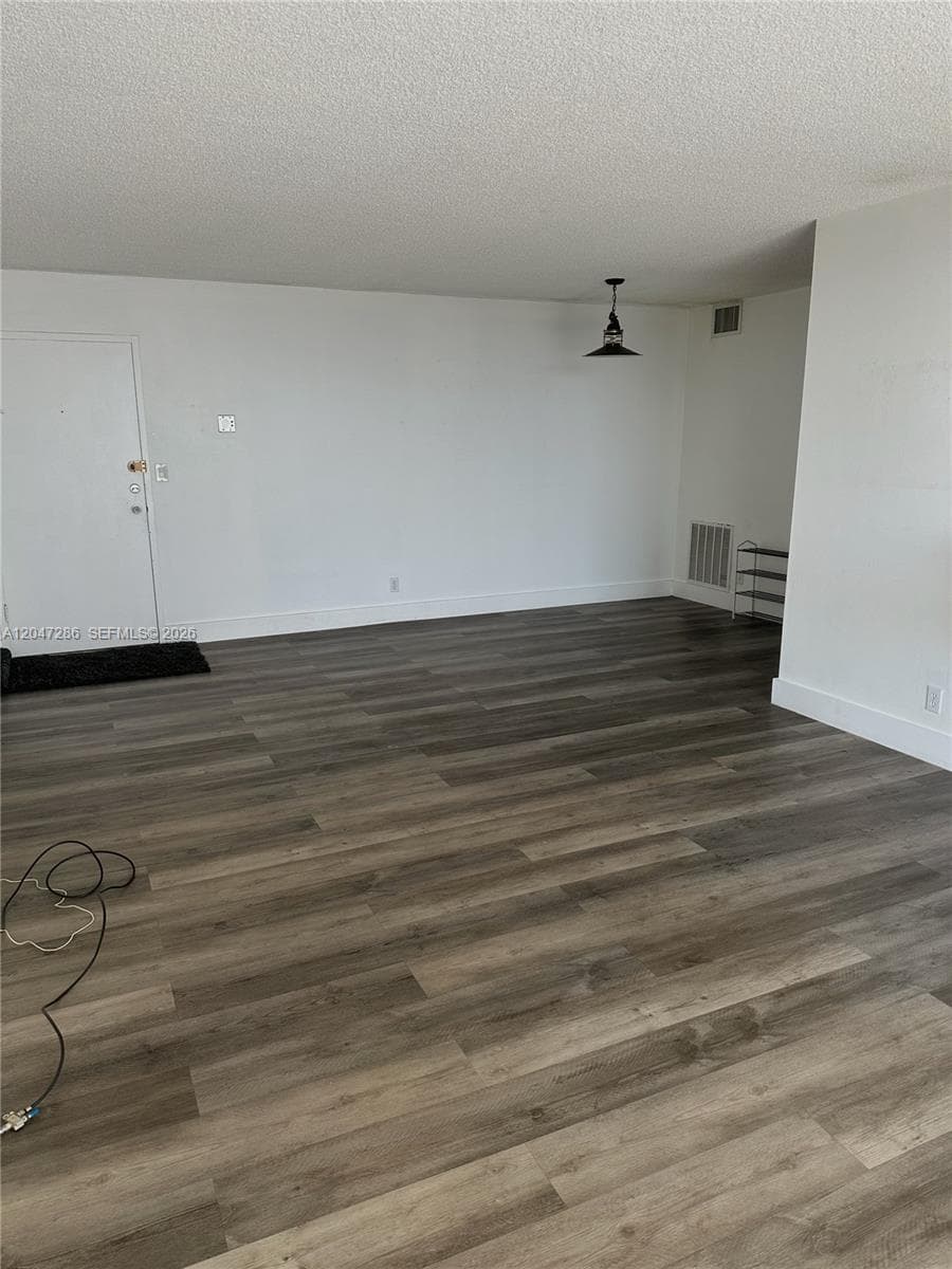 137 Golden Isles Dr 1212 photo 6