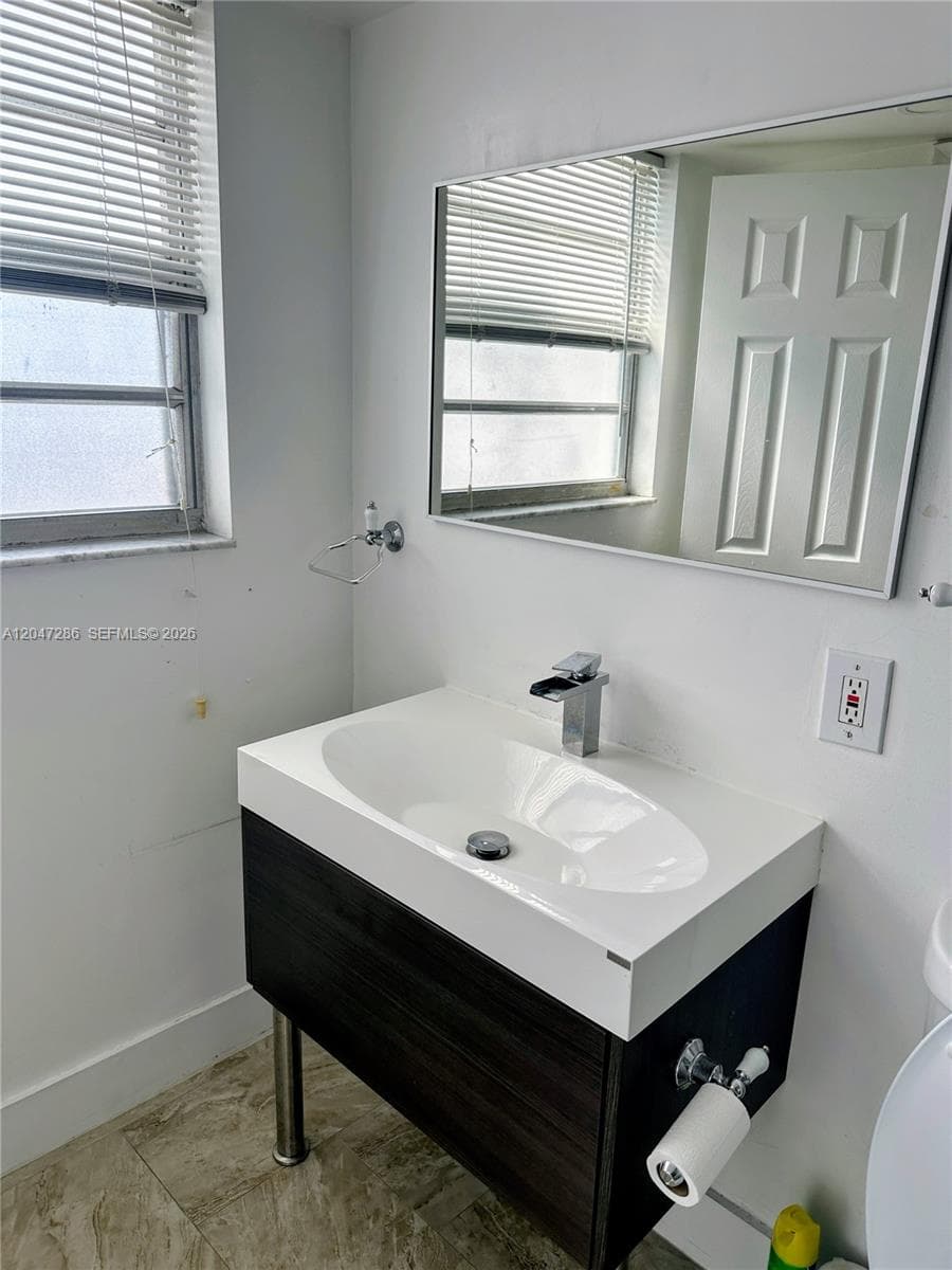 137 Golden Isles Dr 1212 photo 13