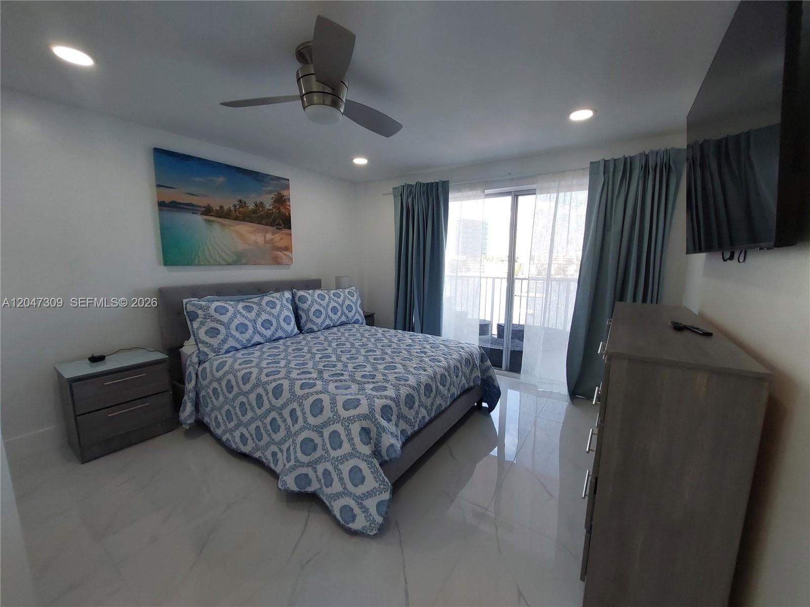 400 Golden Isles Dr 47 photo 8
