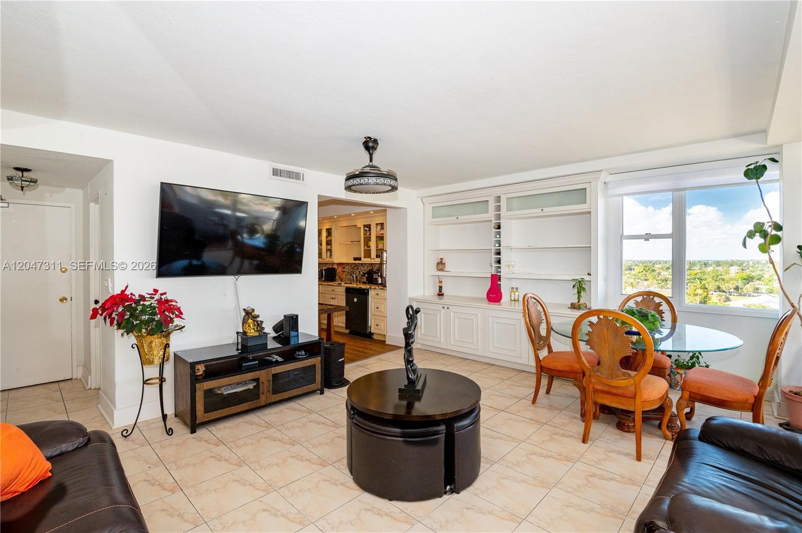 7545 E Treasure Dr 9B photo 2