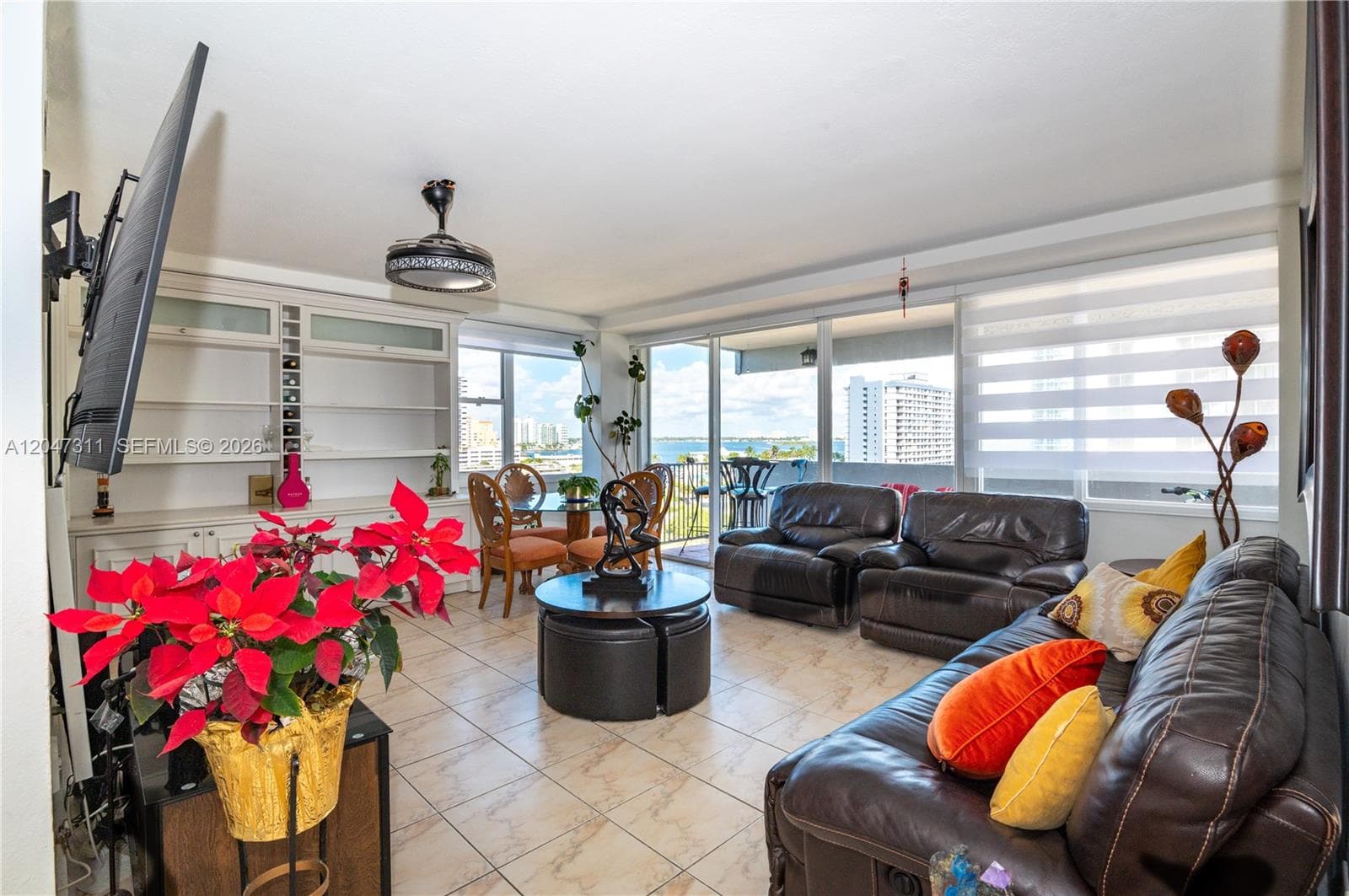 7545 E Treasure Dr 9B photo 1