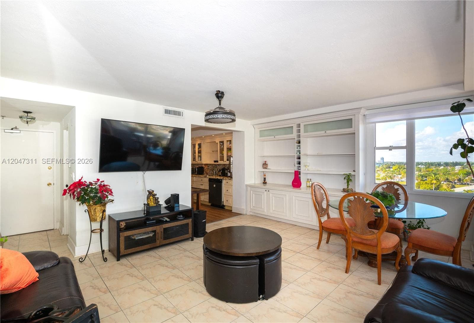 7545 E Treasure Dr 9B photo 5