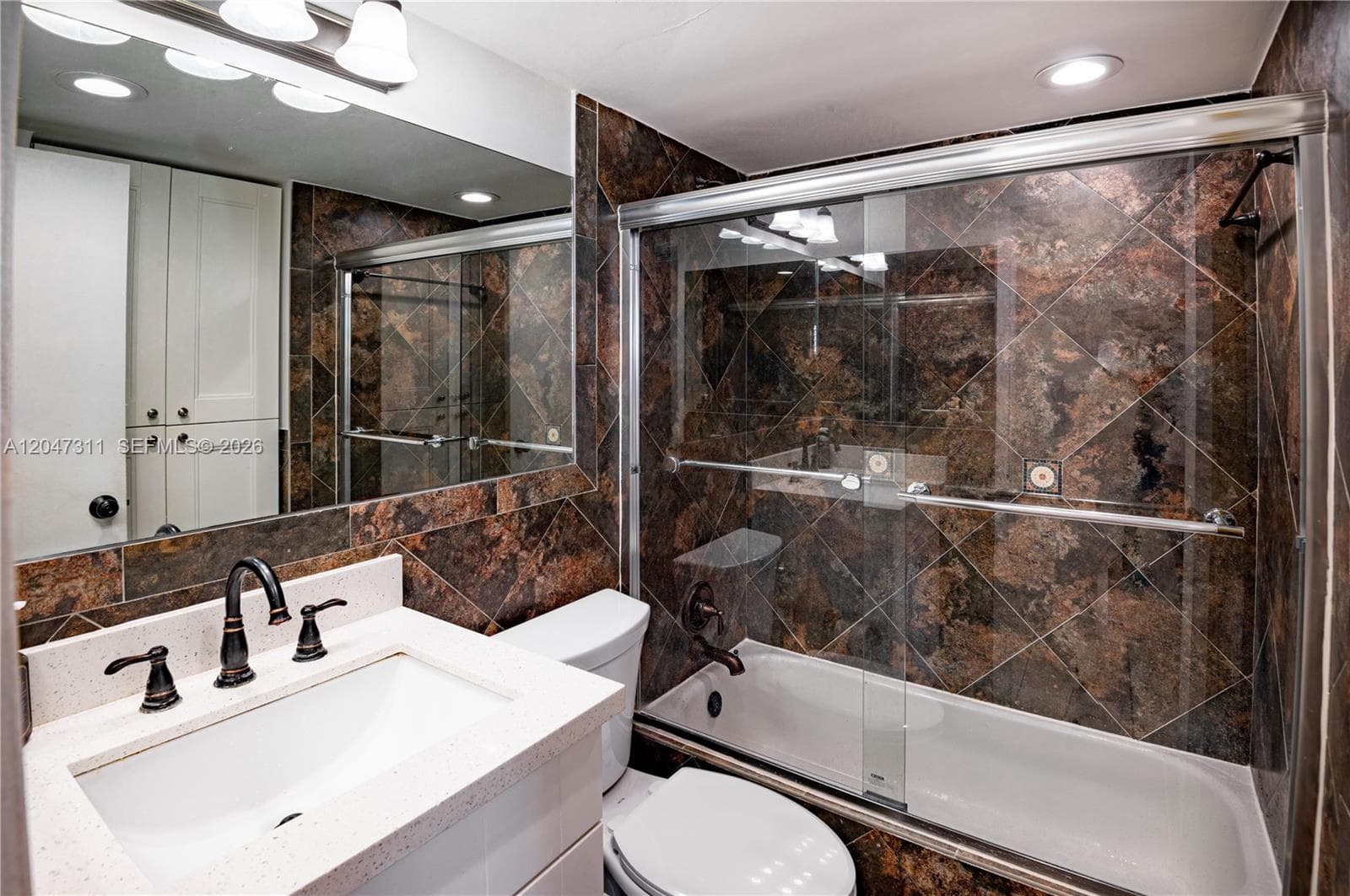 7545 E Treasure Dr 9B photo 10