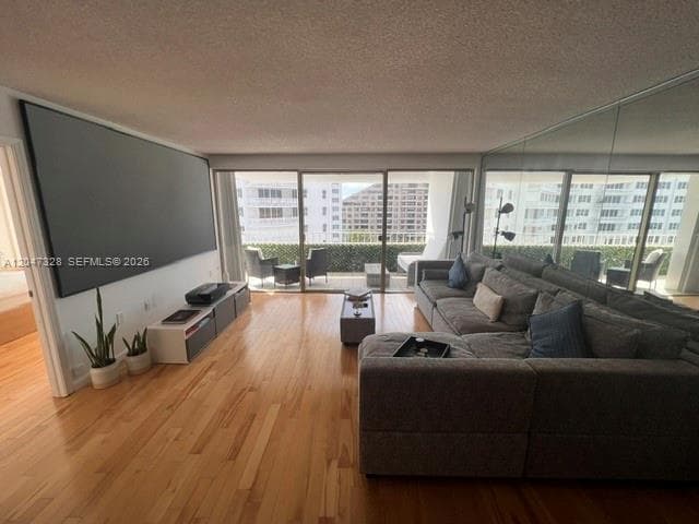 199 Ocean Lane Dr 903 photo 4