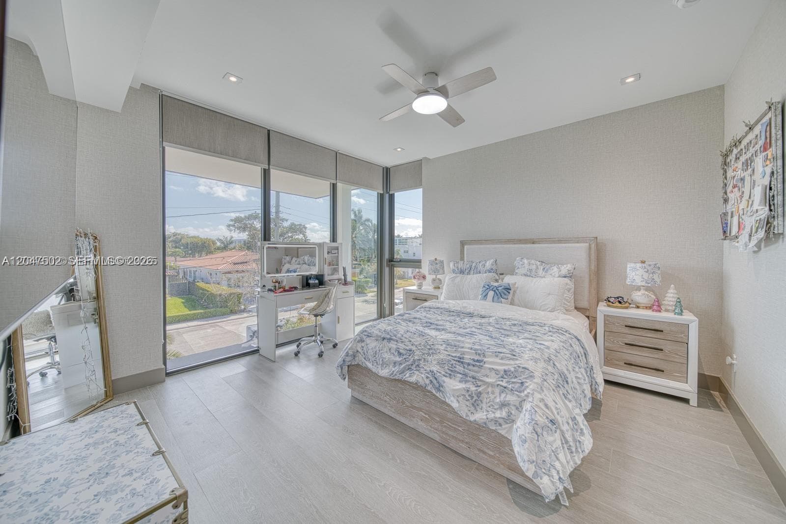 7520 W Treasure Dr photo 24