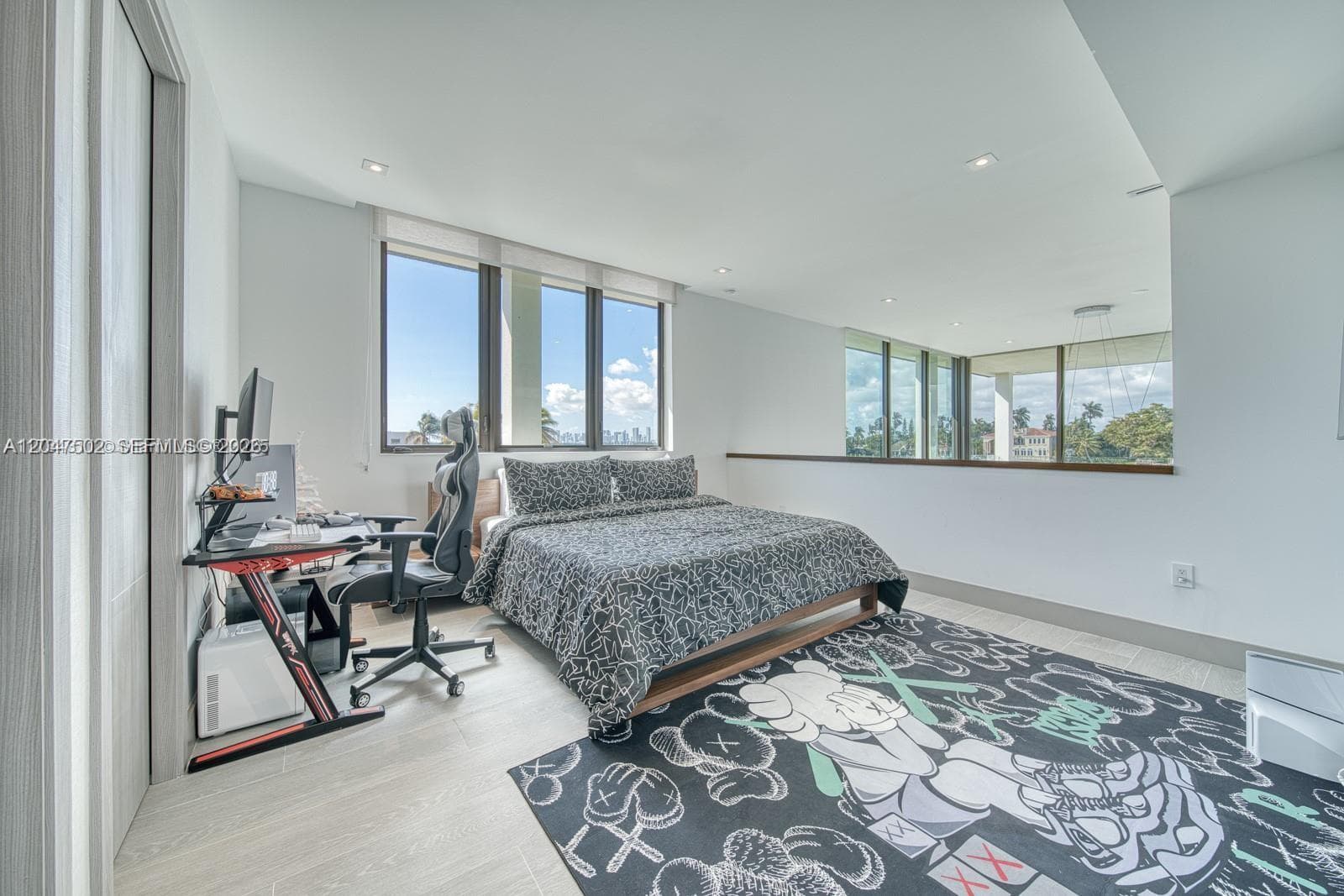 7520 W Treasure Dr photo 18