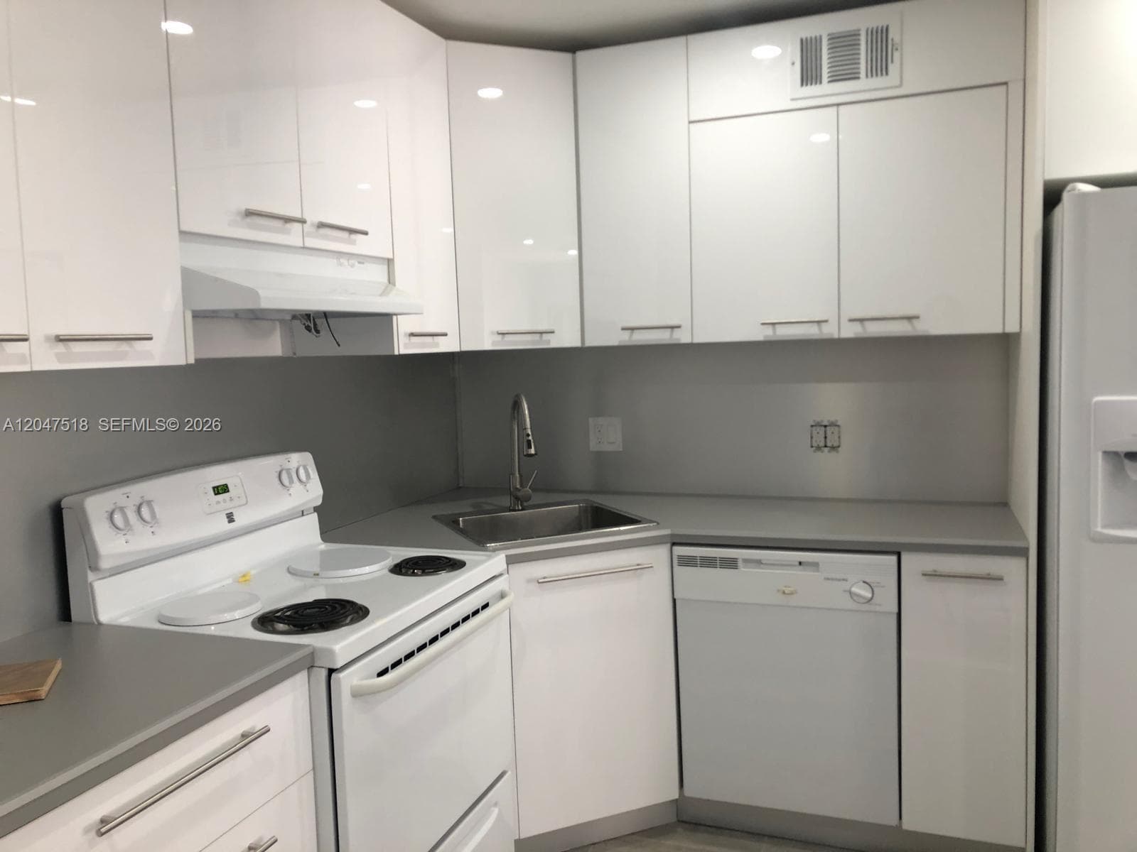 3642 NE 171st St 203 photo 2