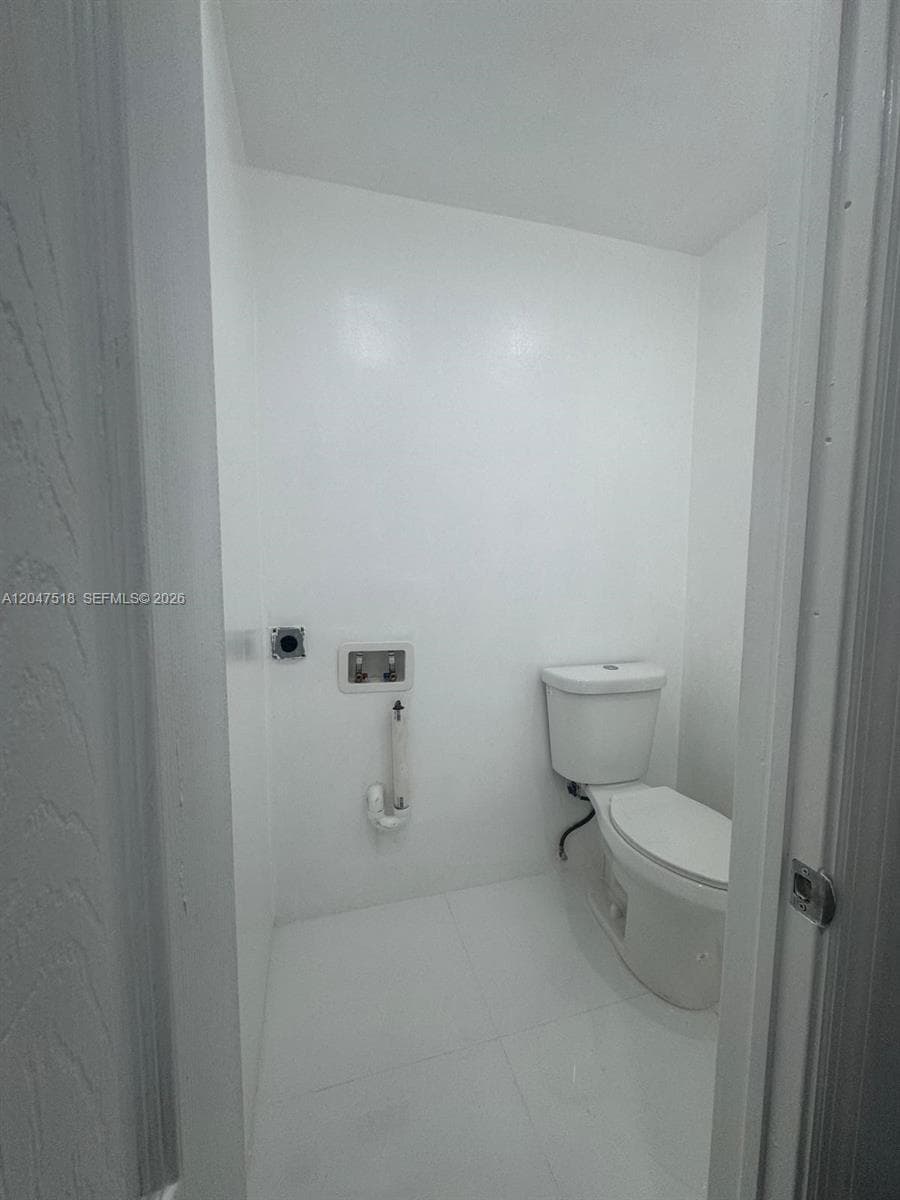 3642 NE 171st St 203 photo 4