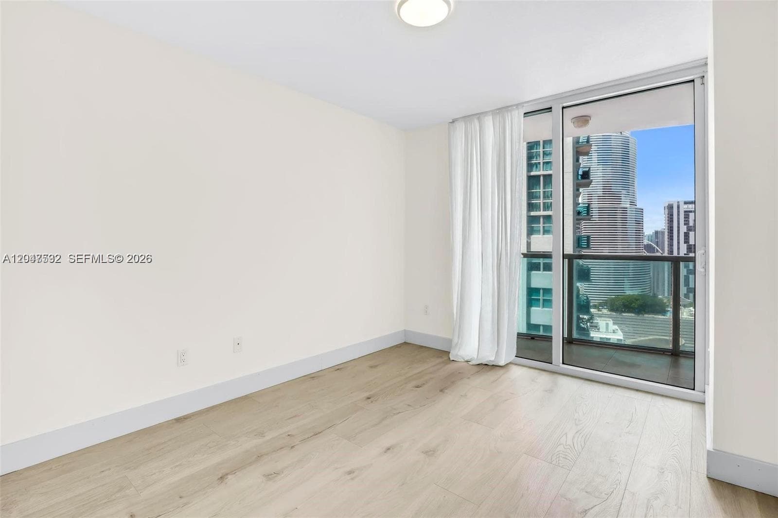 41 SE 5th St 1709 photo 10