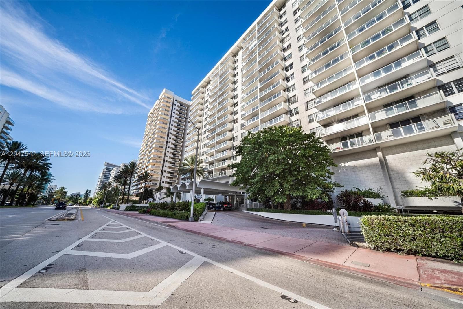 5701 Collins Ave 1415 photo 1