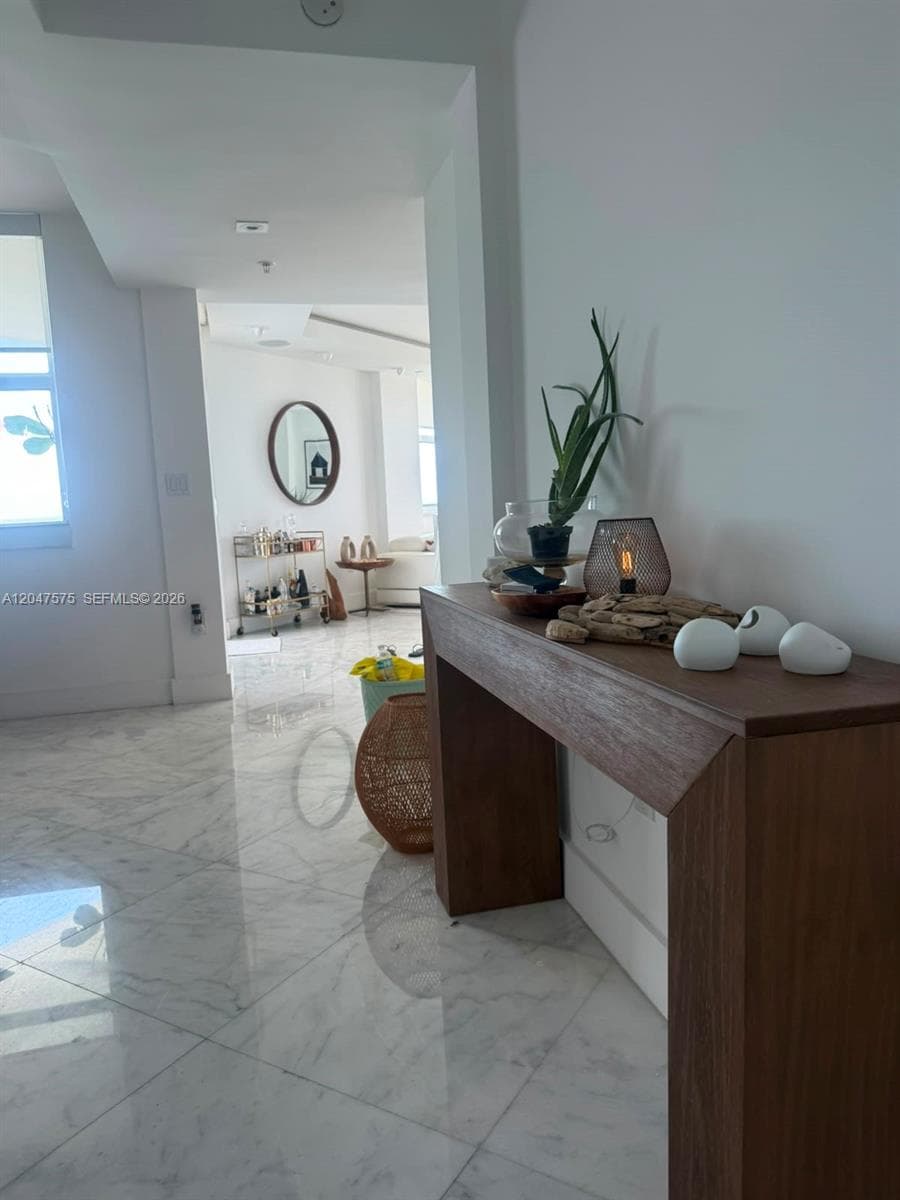 9201 Collins Ave 826 photo 3