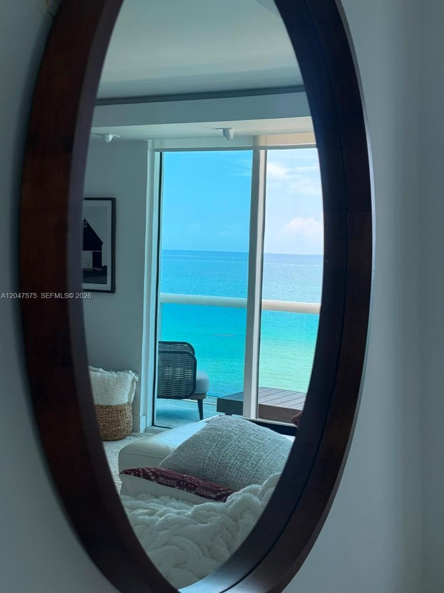 9201 Collins Ave 826 photo 4