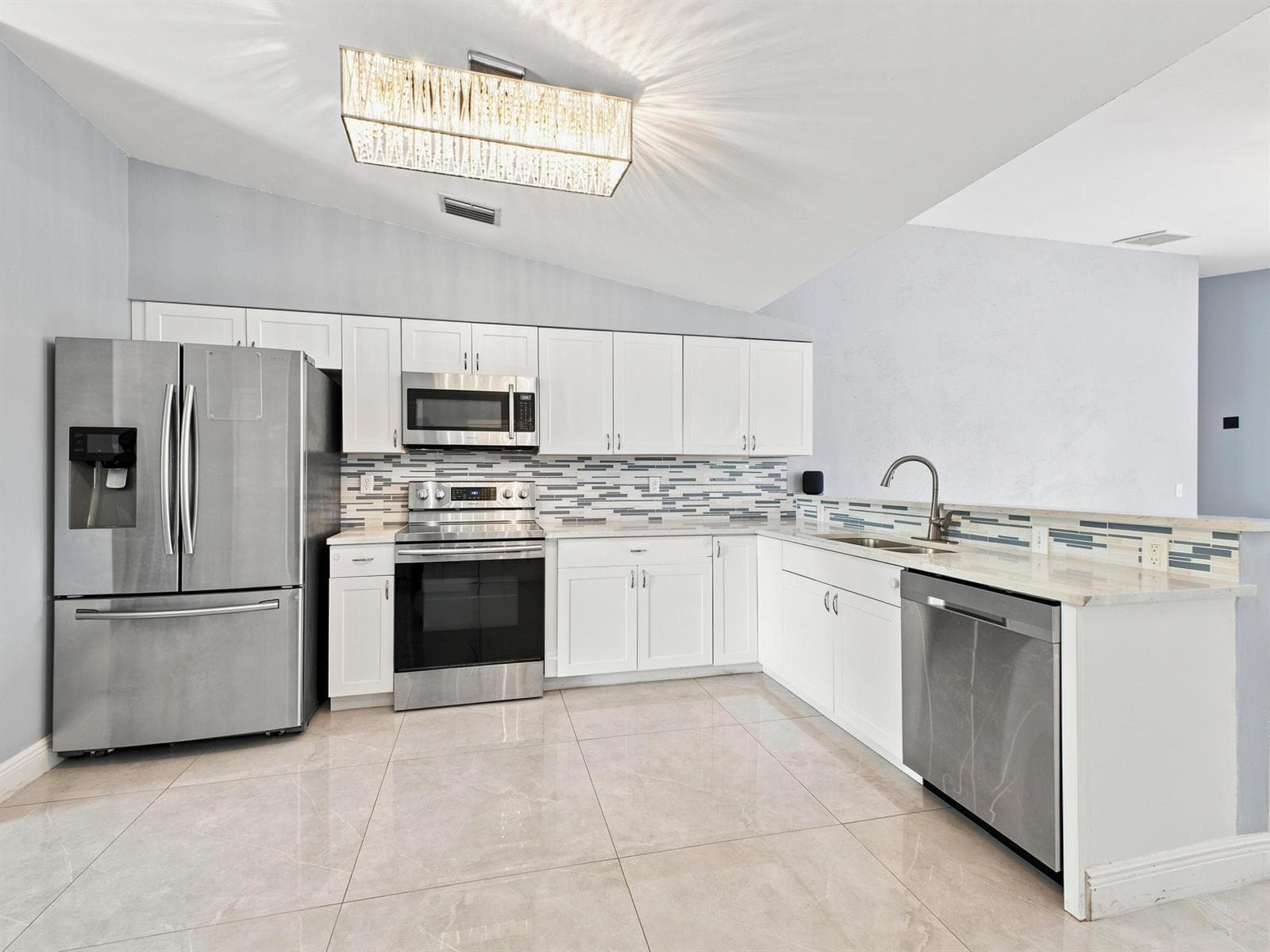 5396 Benjamin Avenue photo 15