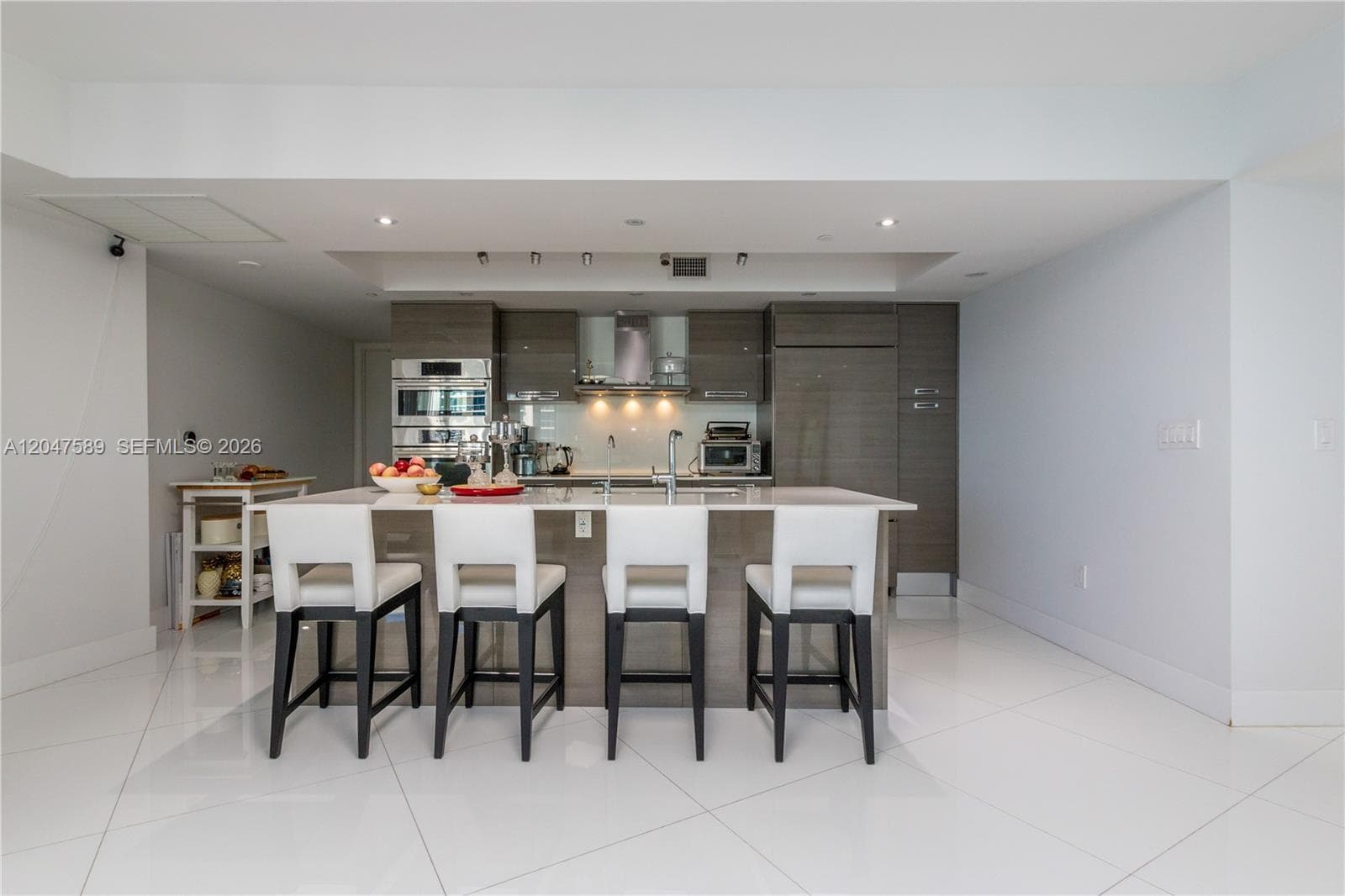 17201 Collins Ave 1807 photo 10