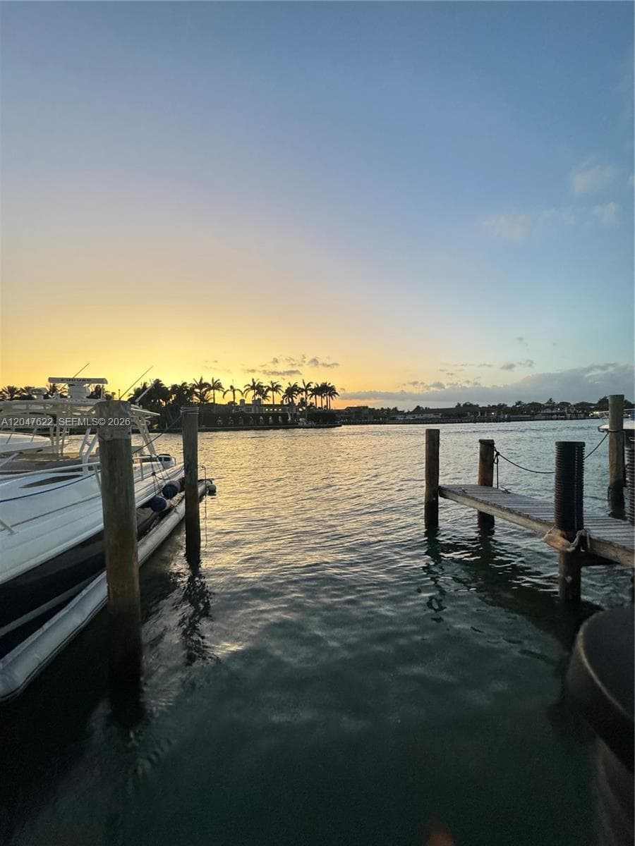5005 Collins Ave #S-8 photo 3
