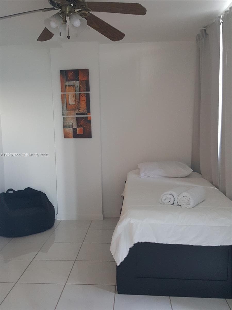5401 Collins Ave 311 photo 10