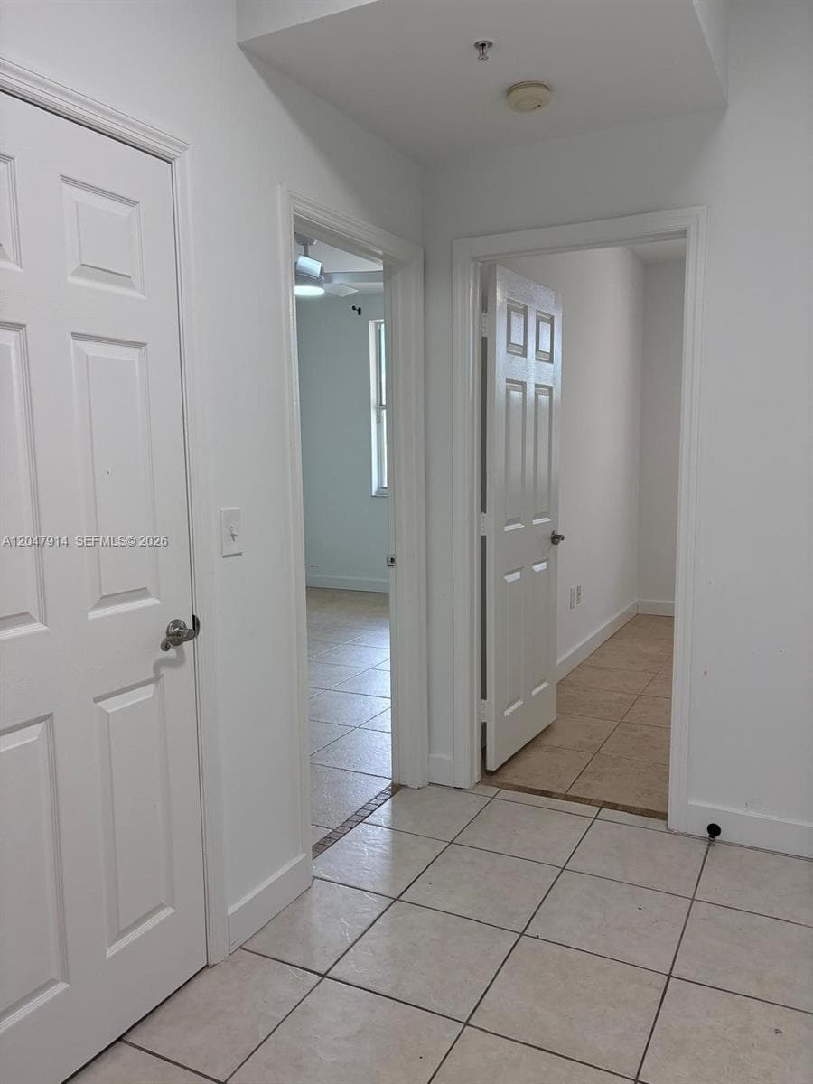 2080 Greenview Shores Blvd 410 photo 2