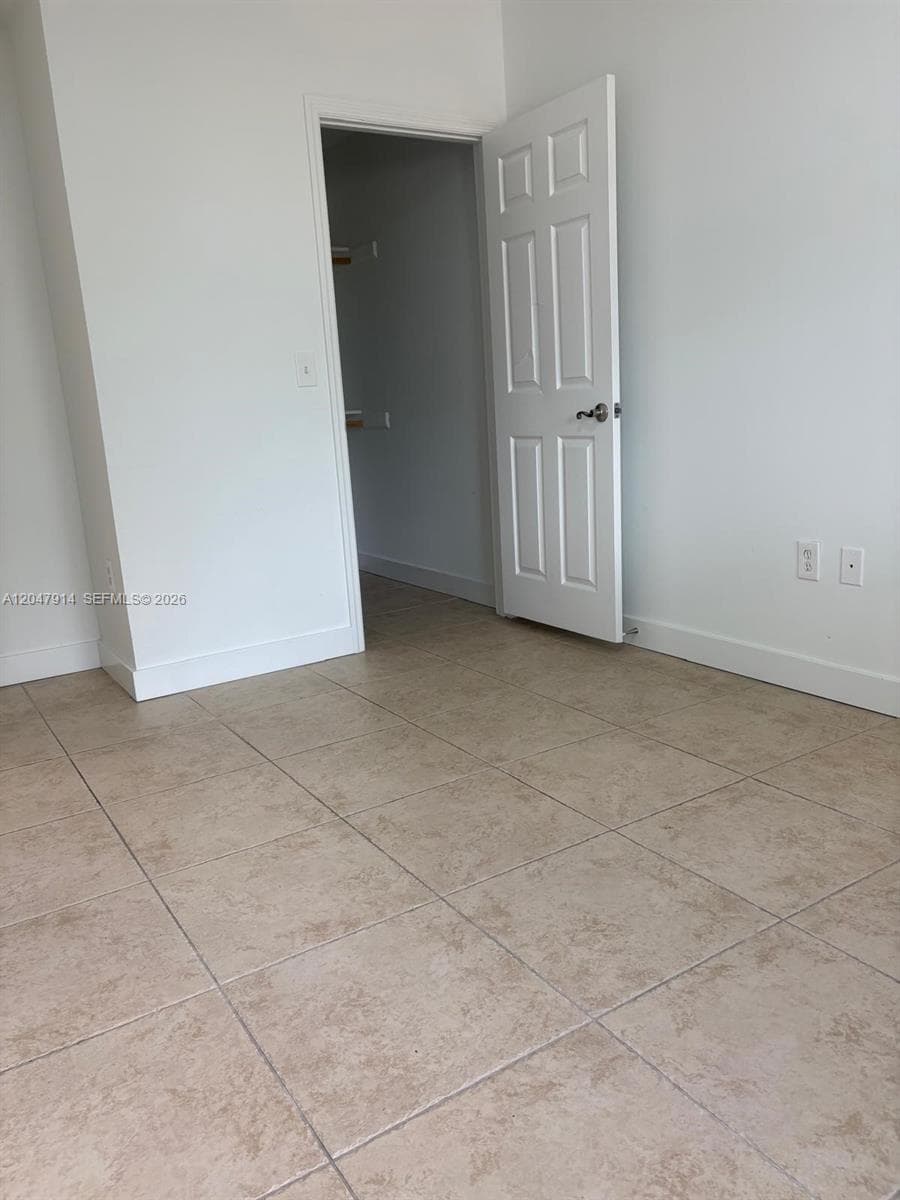 2080 Greenview Shores Blvd 410 photo 6