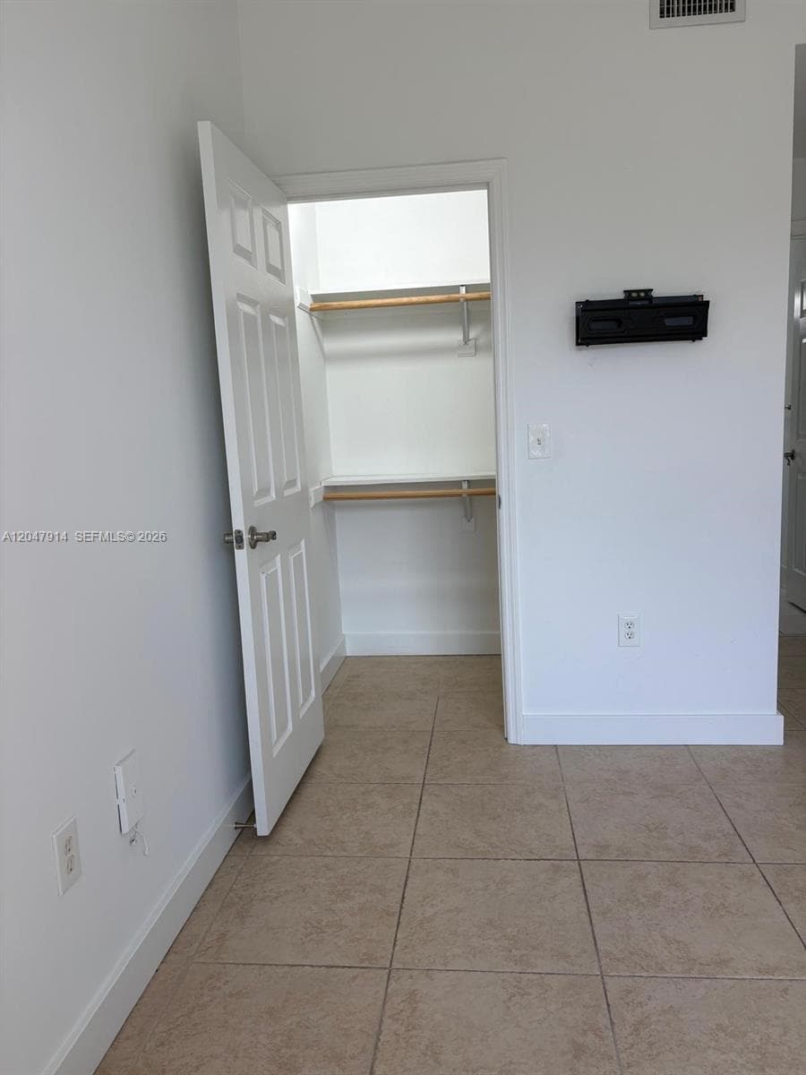 2080 Greenview Shores Blvd 410 photo 12