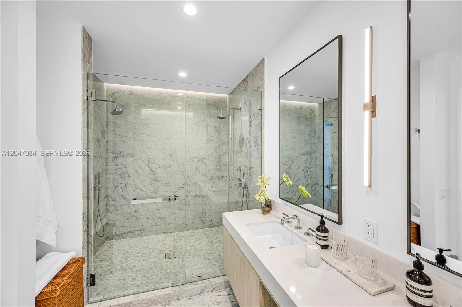 9201 E Bay Harbour Drive PH809 photo 22