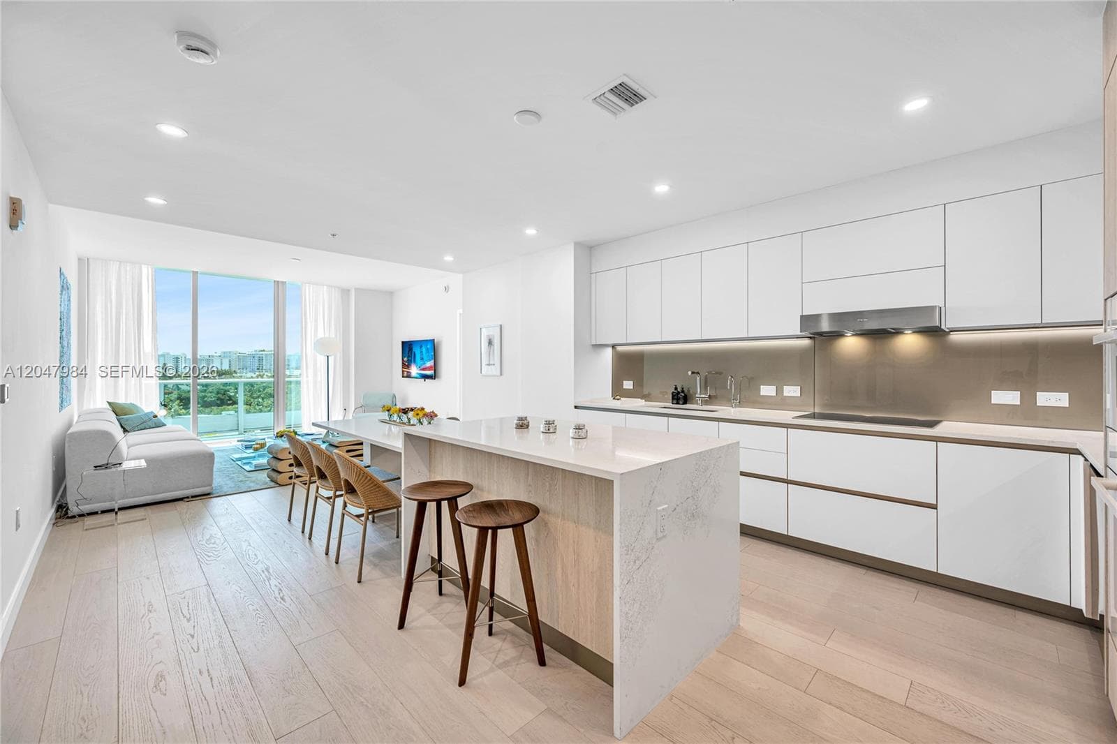 9201 E Bay Harbour Drive PH809 photo 3