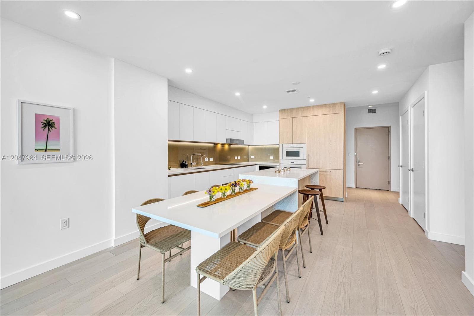 9201 E Bay Harbour Drive PH809 photo 9