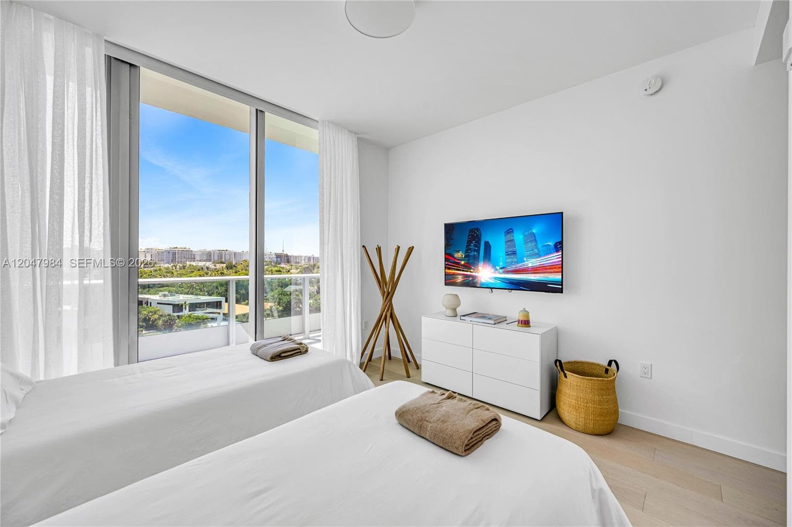 9201 E Bay Harbour Drive PH809 photo 18